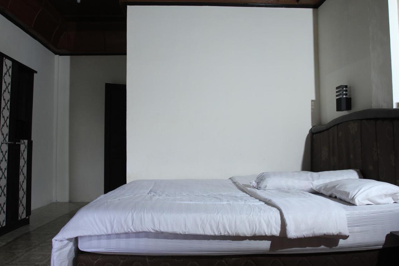 Sony Cottage Samosir Island Exterior foto