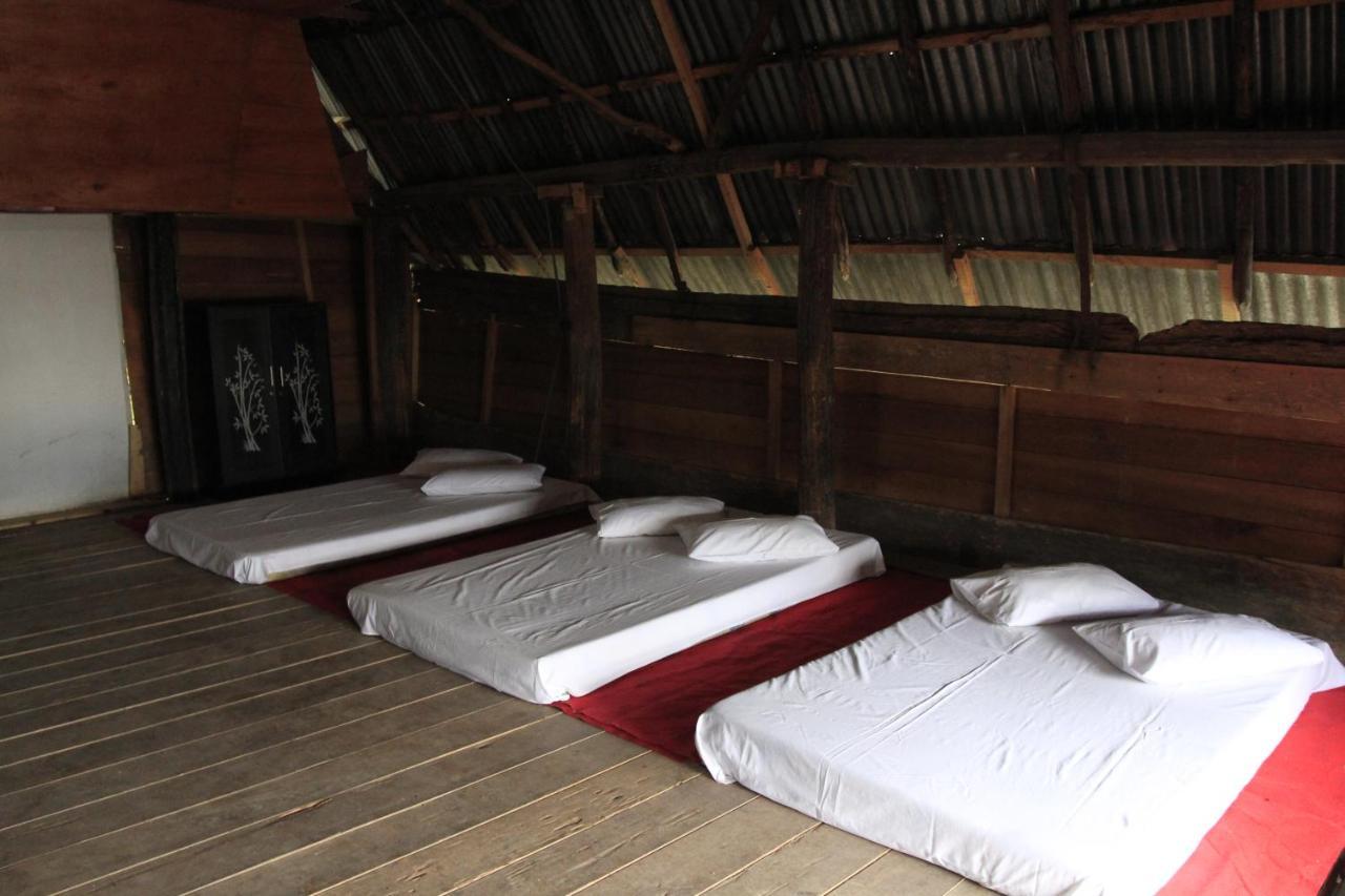 Sony Cottage Samosir Island Exterior foto